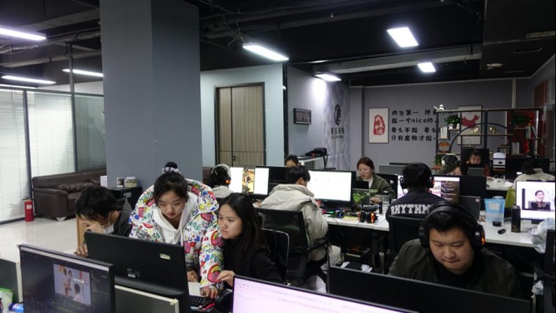 科技公司宣传片拍摄：材质选择的五大关键**